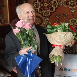 Энергетики Костромаэнерго поздравили ветерана с 90-летием