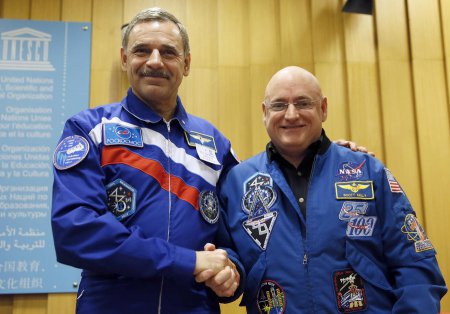 Между космонавтам России и США на МКС нет границ