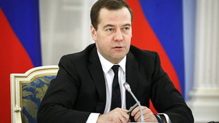 Медведев сравнил возвращение Крыма РФ с падением Берлинской стены