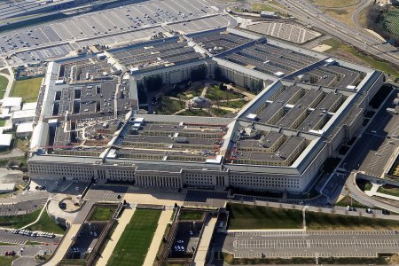 Пентагон: США еще не решили, направлять ли в Европу тяжелое вооружение