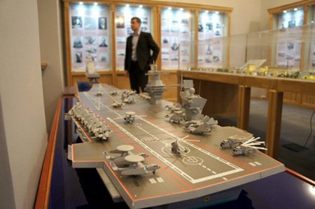 Беспилотный катер и суперавианосец: новое лицо российского флота
