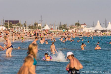 Ситуация на пляжах в Крыму, Евпатория, июль 2015