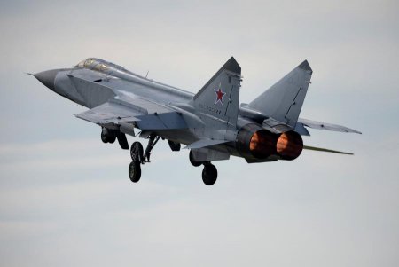 Военные лётчики совершили уникальный авиаперелёт истребителей-перехватчиков МиГ-31БМ