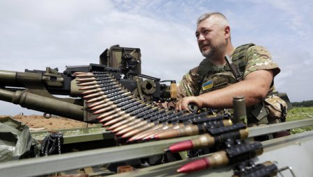 ВСУ обстреляли зажигательными снарядами поселок Спартак в Донбассе