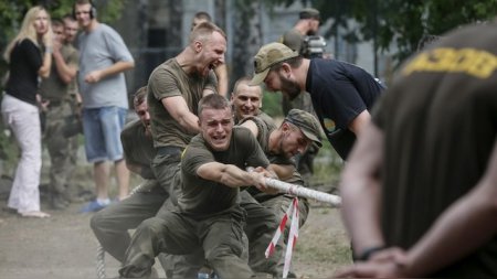 Blauer Bote: Киевская газета похвалилась лагерями «гитлерюгенда» на Украине