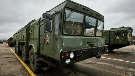 Ракетные соединения РФ получат два комплекта "Искандер" в 2016 году