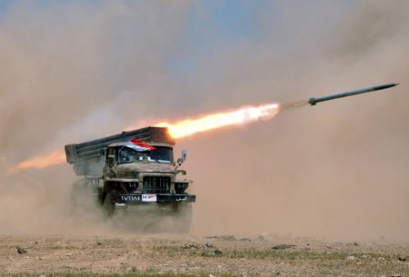 Армия Сирии выжигает боевиков ИГИЛ, как саранчу