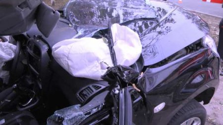 Страшная авария в Луганске: полиция ЛНР просит водителей соблюдать правила и беречь свои жизни (ФОТО)