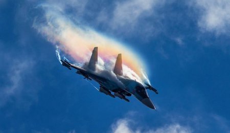 ВКС РФ разбомбили цех ИГИЛ по минированию авто: кадры авиаудара