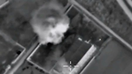 Огромный «гриб» появился после удара российской авиации по лагерю подготовки боевиков