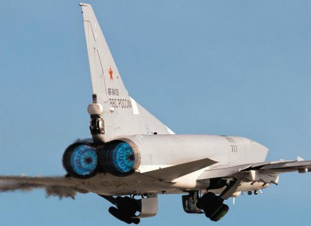 Новые кадры ударов возмездия: дальняя авиация массированно бомбит ИГИЛ