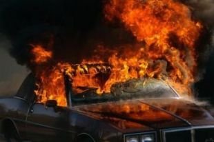 В новогоднюю ночь во Франции сожжены 804 автомобиля