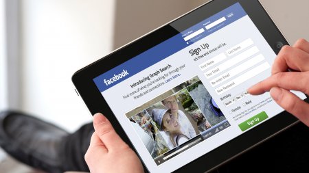 Facebook намерен запустить в России функцию прямых видеотрансляций