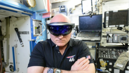 Астронавты на МКС испытывают очки дополненной реальности Hololens