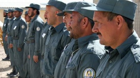 Афганские полицейские убили четверых коллег и могли присоединиться к талибам
