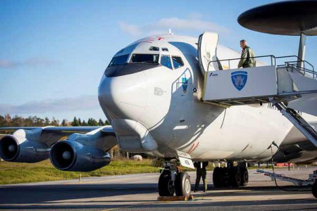 Разведывательный самолет НАТО E-3 AWACS прибыл на авиабазу в Эстонии