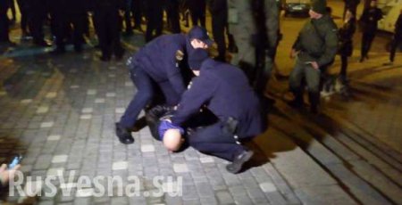 Побоище в Одессе: украинские ультрас напали на голландских болельщиков (ВИДЕО)