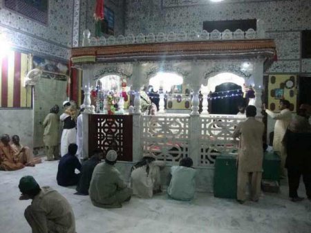 Более 50 человек погибли в результате взрыва в суфийском храме в Пакистане - Военный Обозреватель