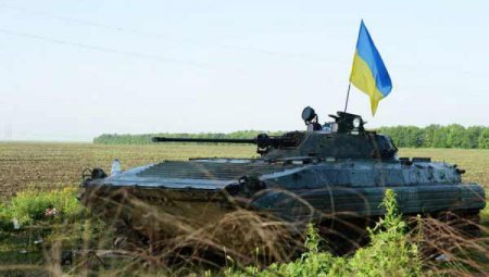 Украинский военнослужащий на БМП сдался Народной милиции ЛНР - Военный Обозреватель