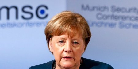 Меркель объявила об обещании Украины выполнить политическую часть "Минска"