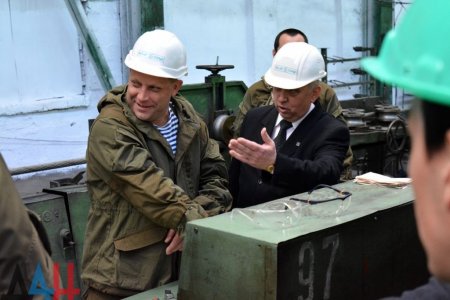 Глава ДНР торжественно запустил работу Харцызского канатного завода «Силур» и принял участие в запуске домны на Енакиевском металлургическом заводе