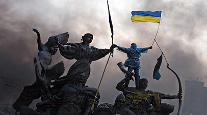 Имитация бурной деятельности: зачем украинские власти тиражируют уголовные дела против Януковича