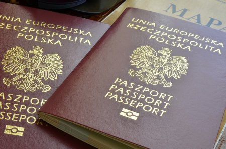 Зрада: В Польше выпустят новые паспорта с изображением Львова