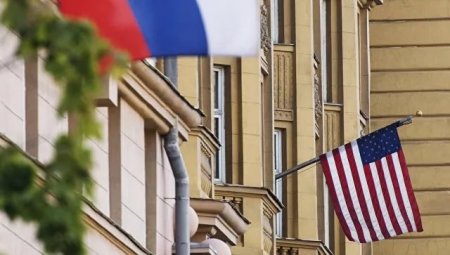 Госдеп США готов вернуть снятые с дипобъектов флаги России