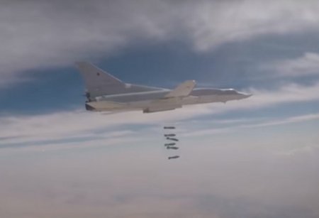 Российские стратегические бомбардировщики Ту-22М3 нанесли удары по боевикам ИГ в Сирии
