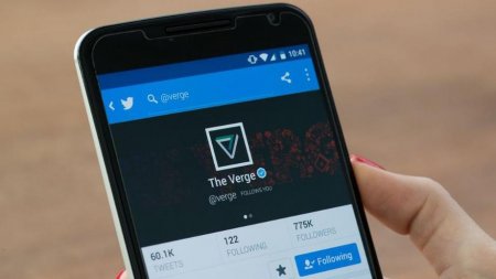 Twitter временно приостановил верификацию пользователей