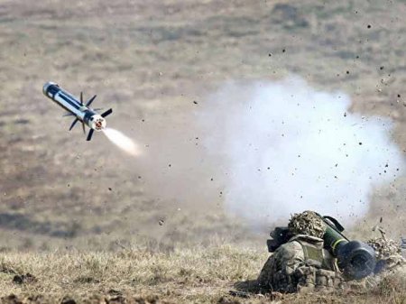Белый Дом одобрил поставки на Украину противотанковых комплексов Javelin
