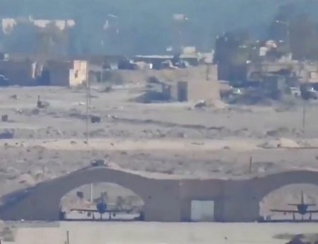Русскоязычные боевики ИГ атаковали аэродром Дейр-эз-Зора