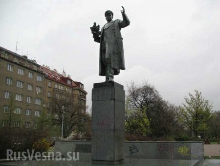 Жители Праги призвали власти «не портить» памятник маршалу Коневу