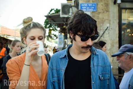 Украинские студенты накормили израильтян супом из шишек и коры (ФОТО)