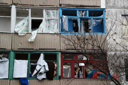 Укрофашисты тяжелой артиллерией обстреливают города Донбасса: много разрушений, есть раненые, повреждены критические объекты жизнеобеспечения
