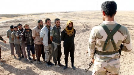 Иранские военные задержали группу боевиков, готовящих теракты в стране