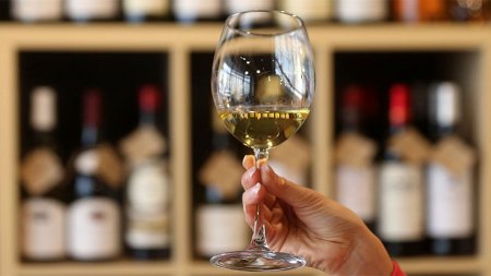 Минздрав согласовывает проект по запрету реализации алкоголя пьяным лицам