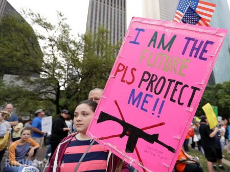 По всей Америке прошли марши против оружия и расстрелов в школах (+ФОТО, ВИДЕО)