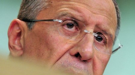 Кто и зачем отправляет в отставку Лаврова