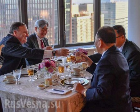 Глава Госдепа пообедал с эмиссаром КНДР (ФОТО)
