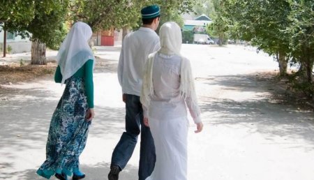 В Туркменистане запретили многоженство