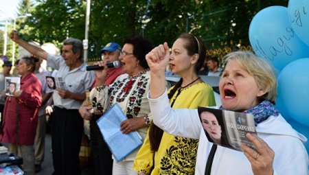 Пропавшие защитники: почему молчат те, кто вчера «спасал» Савченко «от Путина»