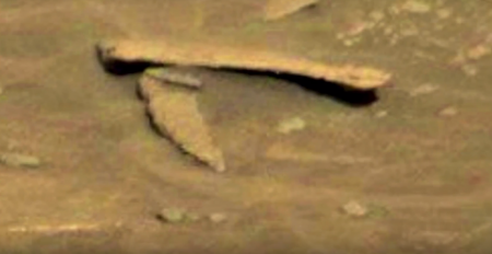 На Марсе найден земной раскладной нож