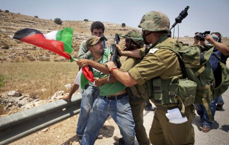 Более 100 палестинцев ранены в стычках с израильтянами