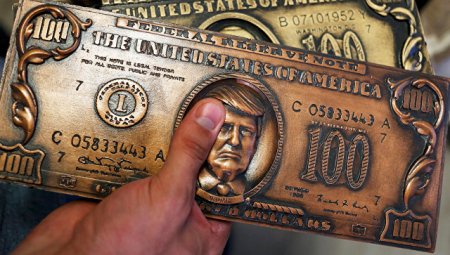 Валютный манипулятор: Трамп ведет доллар к девальвации