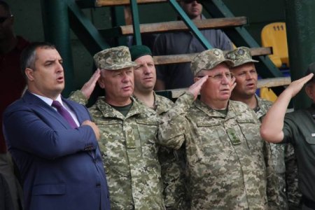 Украина готова к броску на Донбасс. Под Львовом отрабатывают заброску войск НАТО в Донбасс