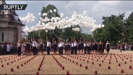 «Время не лечит»: в Беслане почтили память погибших при захвате школы №1