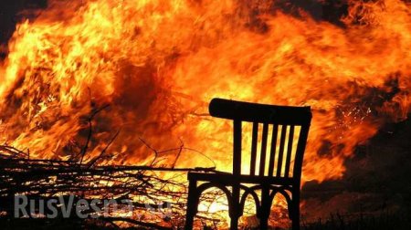 ВСУ поджигают жилые дома на юге ДНР (ВИДЕО)