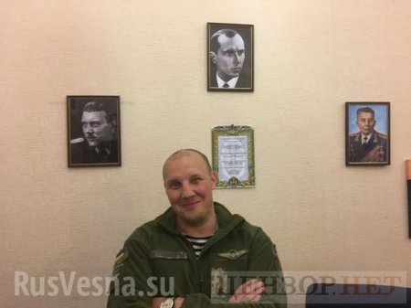 Учиться у нацистов: Командир украинских морпехов повесил на стену портрет любимчика Гитлера (ФОТО)