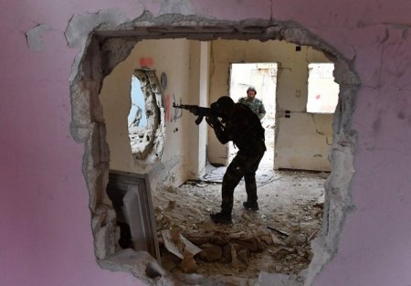 Российские военные специалисты тренируют сирийских бойцов в провинции Хама